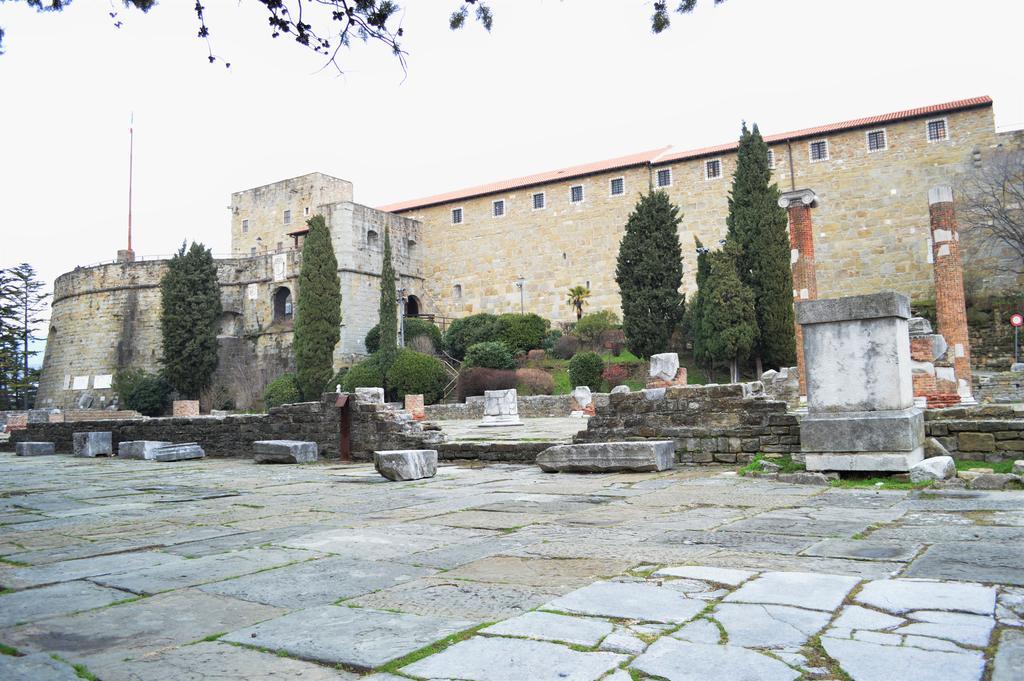 Casa Vacanza Tigor Trieste Exteriör bild